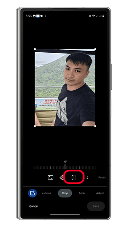点击“翻转”按钮，以取消镜像效果。