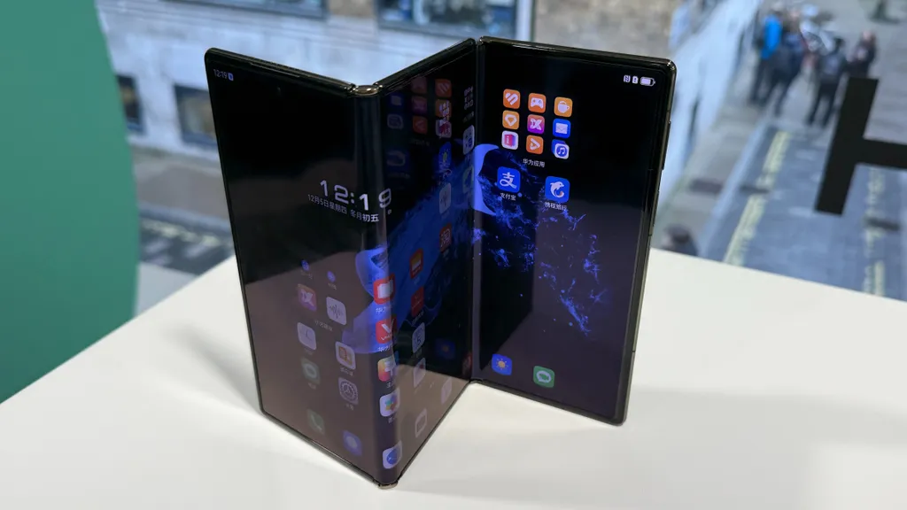 新的三星三折叠手机泄露信息再次暗示了“G Fold”手机可能的尺寸