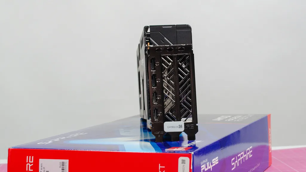 AMD 的 RX 9070 XT 显卡性能大幅提升在最新基准测试中得到确认 —— 这些“免费的”性能增强让这款显卡相比 Nvidia 的 RTX 5070 Ti 更值得购买。