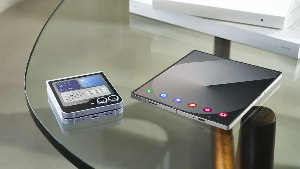 最新的三星 Galaxy Z Flip 7 泄露视频是首个这款翻盖折叠屏手机的实机上手视频