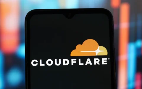 Cloudflare 现在将阻止你网站上的 AI 爬虫——甚至强制它们向你付费