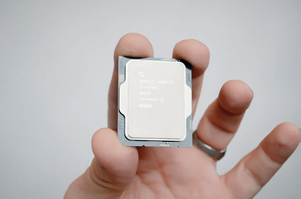 Intel 是否即将迎来强势 CPU 反击？2026 年的 Nova Lake 可能借鉴 AMD 方案，实现关键的游戏性能提升