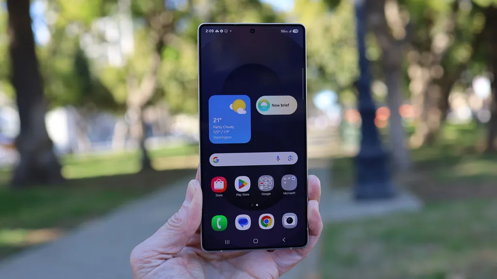 三星 Galaxy S26 Ultra 可能在屏幕中内置一项提升隐私的 AI 技术——以下是其工作原理