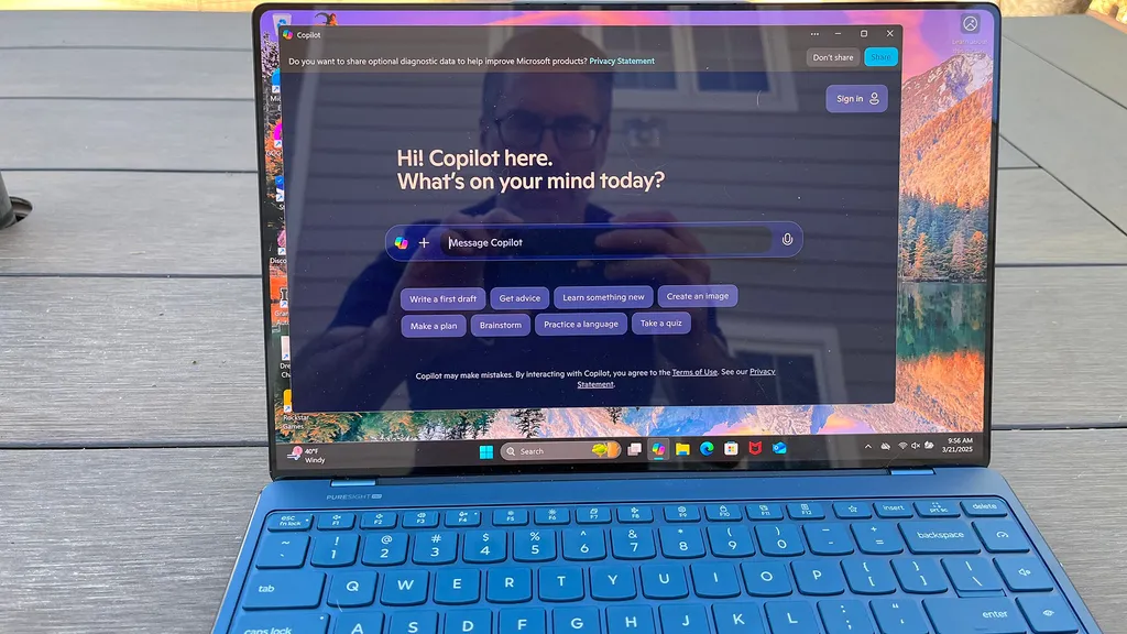 微软预告 Windows 的未来：“电脑将能够看到我们看到的，听到我们听到的，我们还能与它对话”