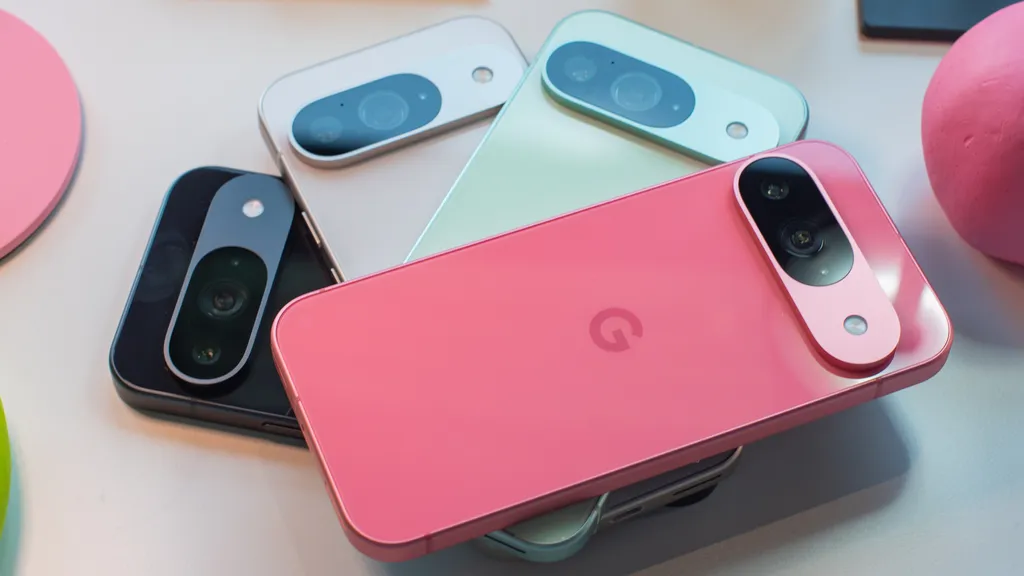 你如何定义“即将”？谷歌借预热 Pixel 10 之机，暗讽苹果 Siri 上线迟缓