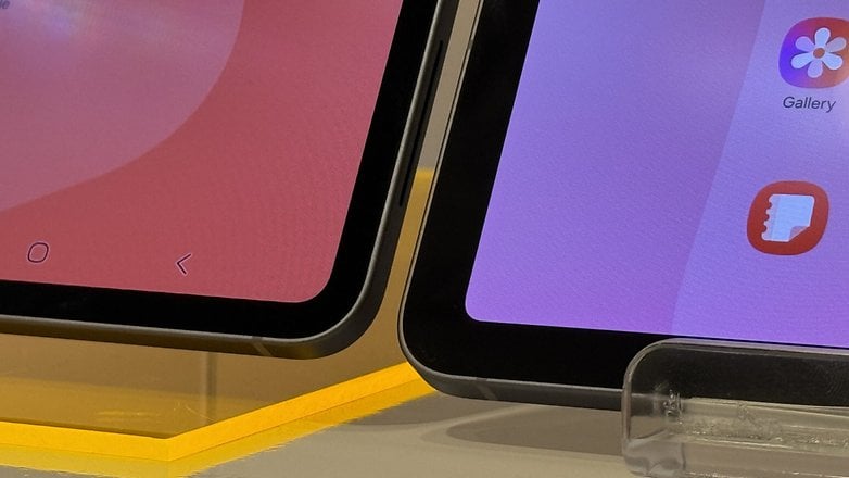 Tab S11：较小的屏幕边框更宽