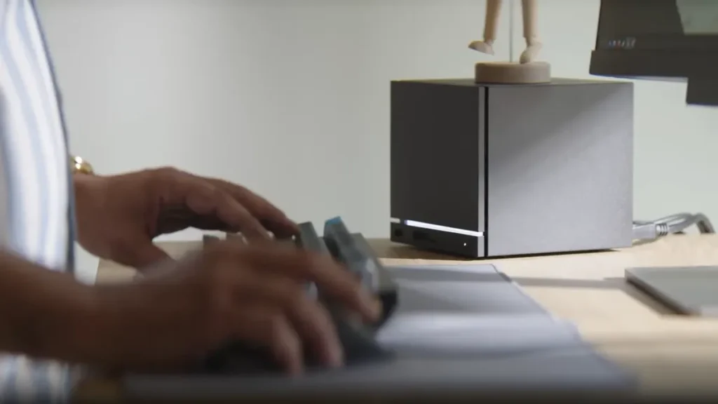 内存价格飞涨让我开始思考不可思议的问题——PS5 会比 Steam Machine 更值得买吗？