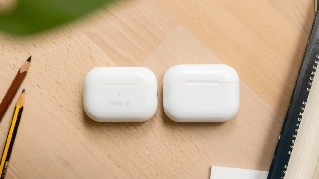 苹果的 AirPods Pro 3 耳机用户反馈耳机出现静电和嘶嘶声