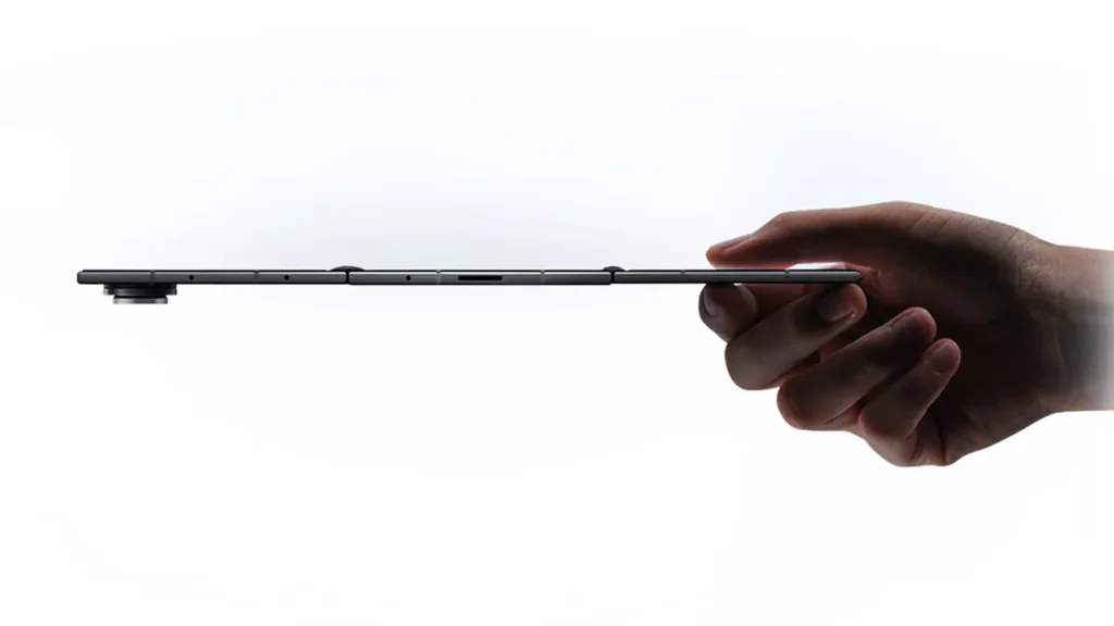 三星发布 Galaxy Z Trifold，这款折叠屏手机名副其实